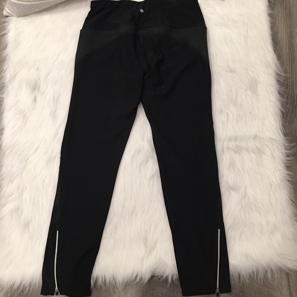 Layer 8 Black Cropped Zipper Leg Yoga Legging - Picture 6 of 6